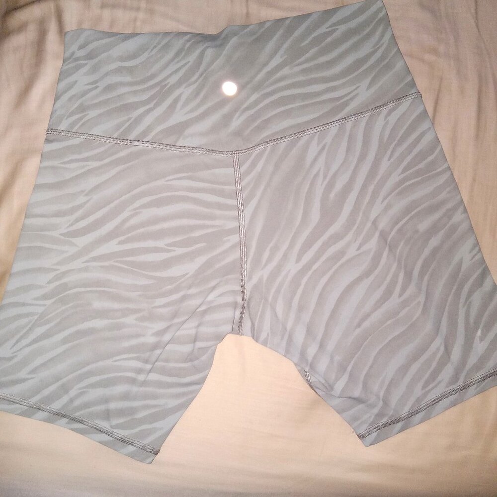 Lululemon Align12” Short Le Tigre Camo Green Fern